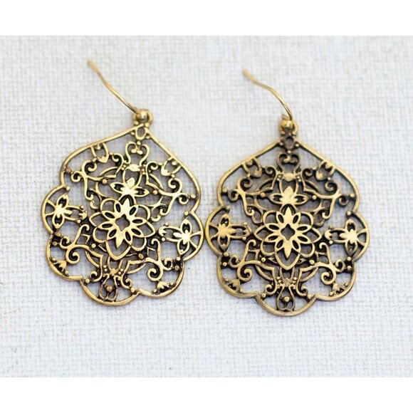 Vintage Gold Tone Abstract Floral Elegant Dangle Earrings - D1 - Picture 1 of 2